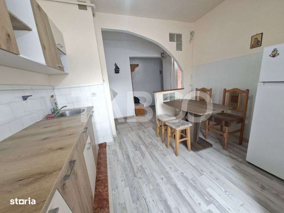 Apartament de vanzare 3 camere decomandat Mihai Viteazul bloc cu lift - Imagine principală: 1/17