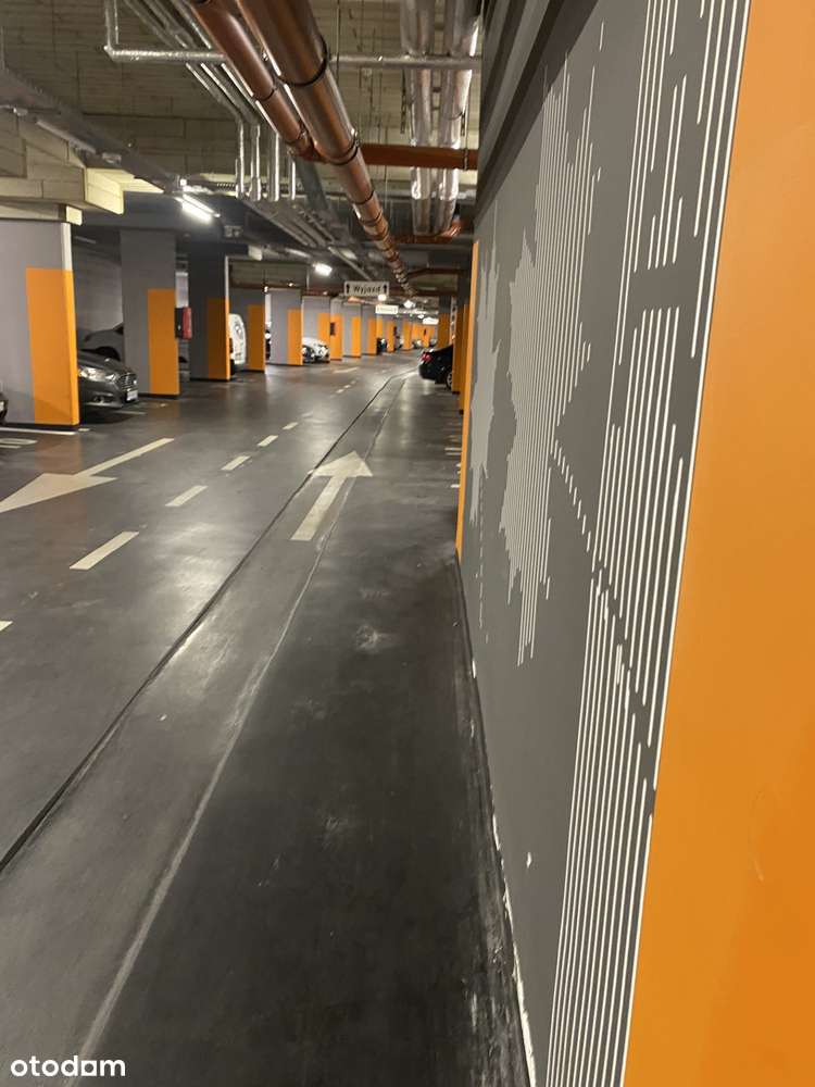 Miejsce w hali garażowej Garbary 104, Towarowa 45