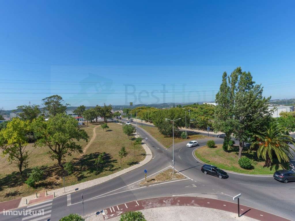 T3 Massamá Norte - 3 wcs - arrecadação - totalmente remodelado-22
