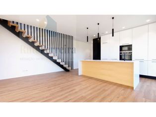 Apartamento T1 Duplex Novo com Garagem e vista mar!! - Grande imagem: 2/31