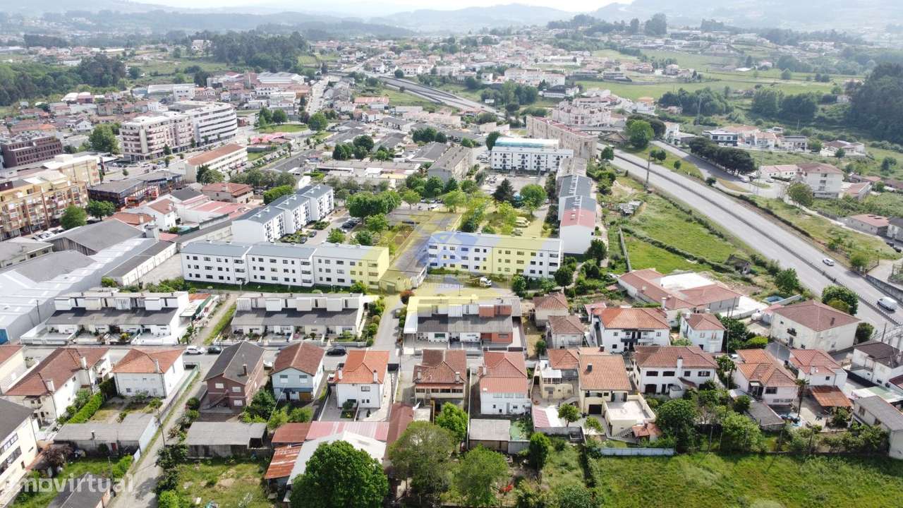 Moradia T5 em Felgueiras no centro da cidade-28