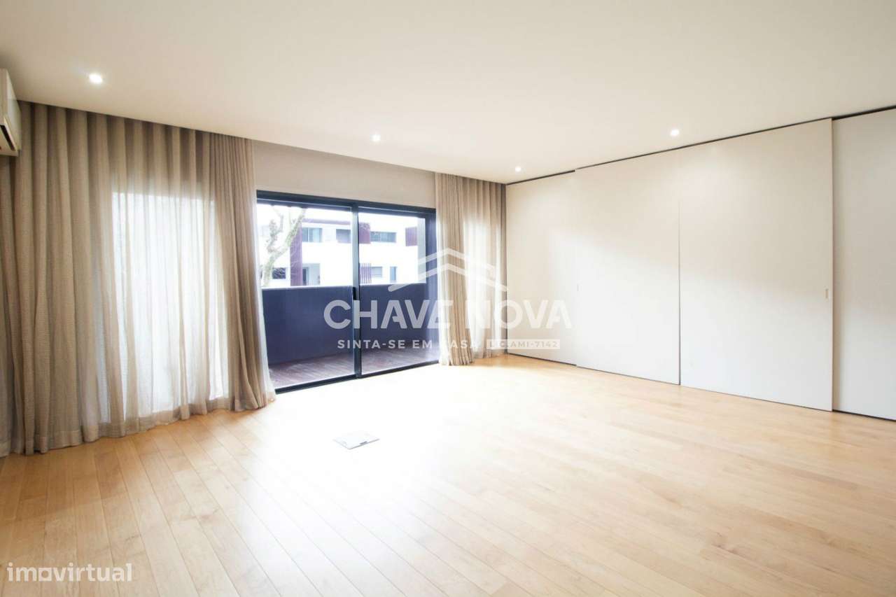 Moradia em Banda V4+1 em zona premium da Foz do Douro - Grande imagem: 2/19