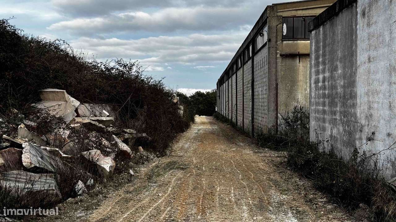 Terreno rústico em Paul com 14250m2 - Grande imagem: 5/40