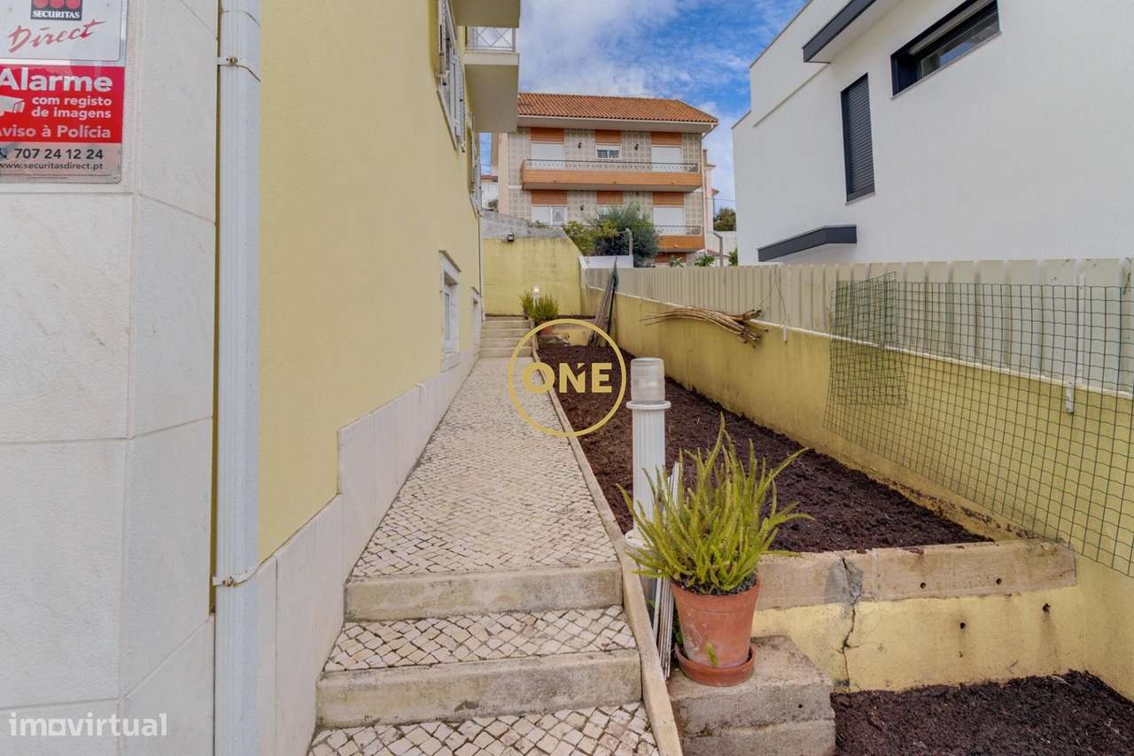 Moradia T4 com Jardim e Garagem na Ramada, Odivelas-46