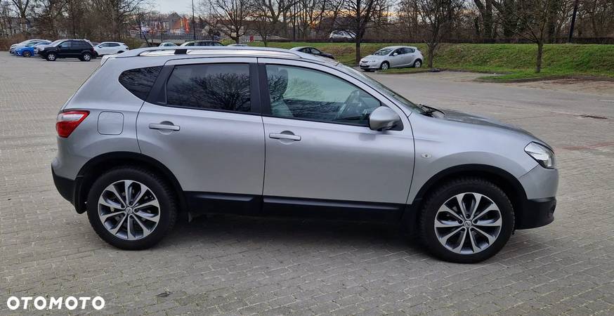 Nissan Qashqai 2.0 dCi 4x4 Tekna - 2