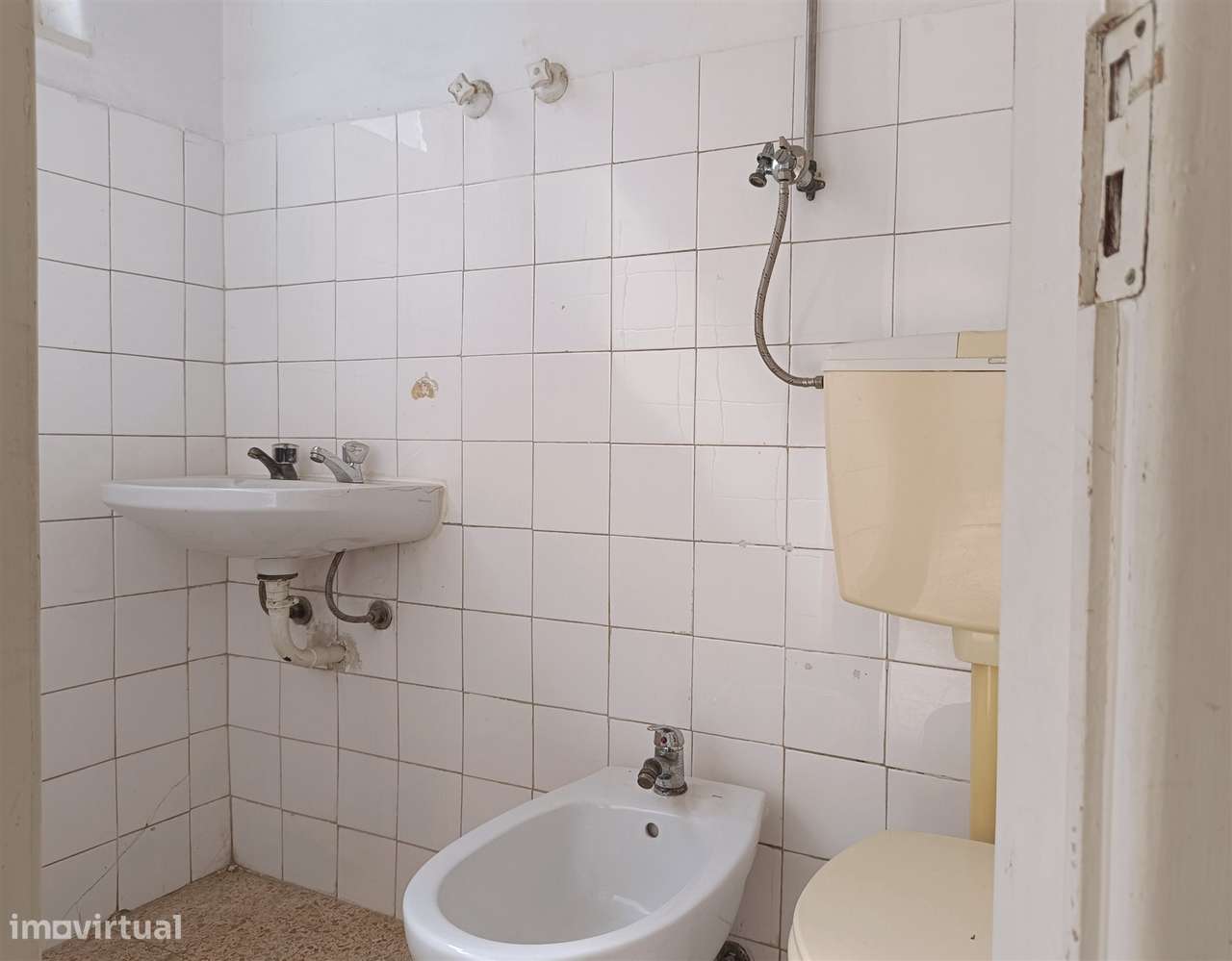 Apartamento T3 usado Arroios Lisboa-19