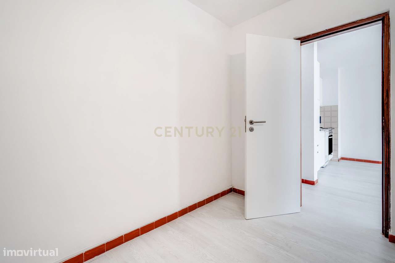 Apartamento T1 +1 em Quarteira-9