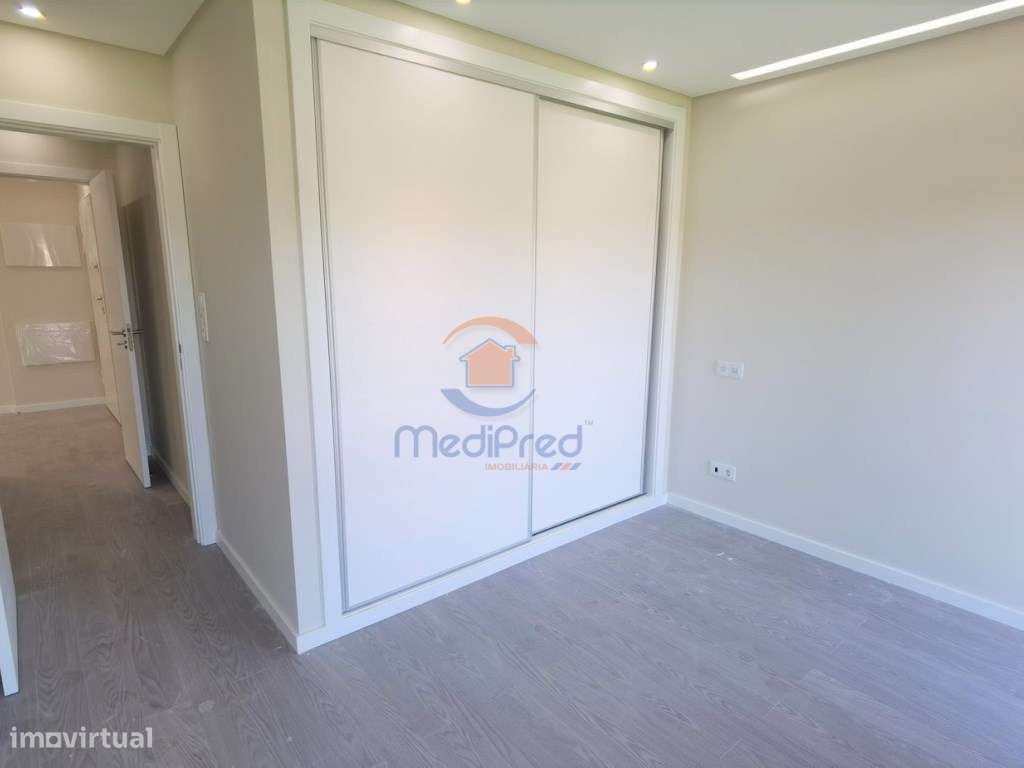 Apartamento T2 NOVO, em condomínio privado, com BOX | Loures - Grande imagem: 2/50