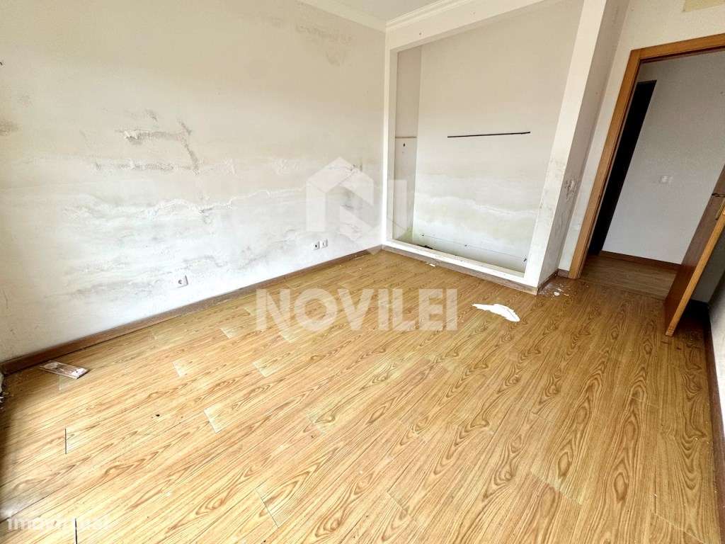 Moradia isolada T3 de cave e rés do chão próxima da Nazaré.-19