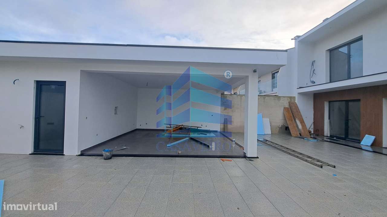 Moradia T4 - Grande imagem: 5/16