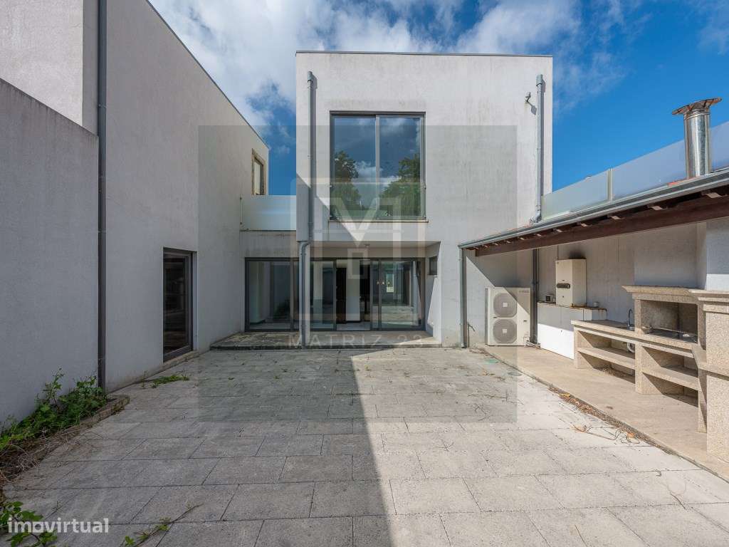MORADIA T4+1 | 2 TERRAÇOS | LOGRADOURO | GARAGEM | PORTO-28
