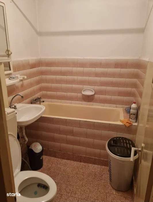 Garsoniera de vanzare, 28 mp, zona Brazda lui Novac - Piata Novac - Imagine principală: 3/5