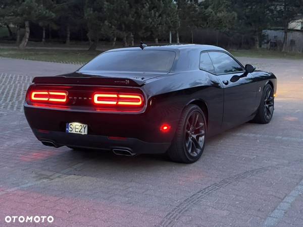 Dodge Challenger 6.4 Scat Pack - 6