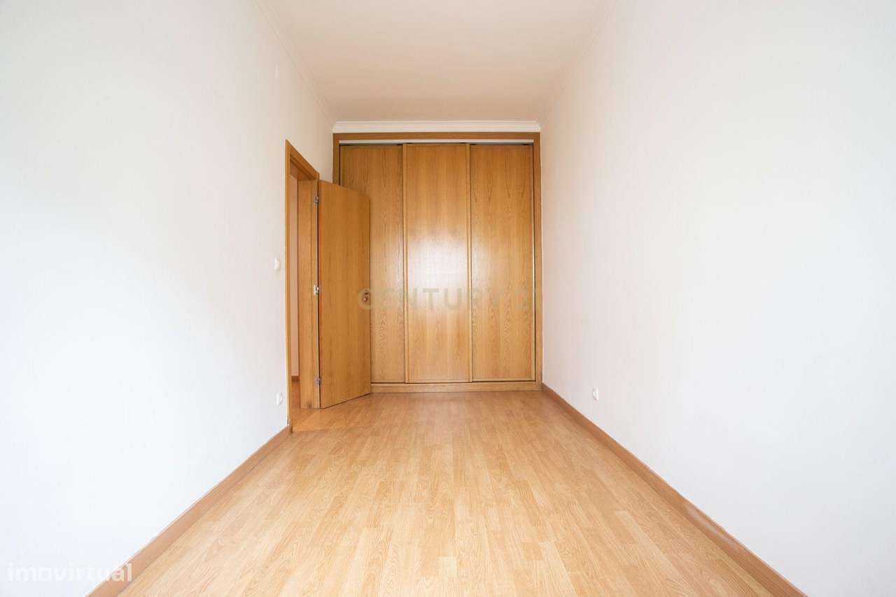 Apartamento T2 ,com suite, perto do metro do alto dos moinhos - Grande imagem: 4/17