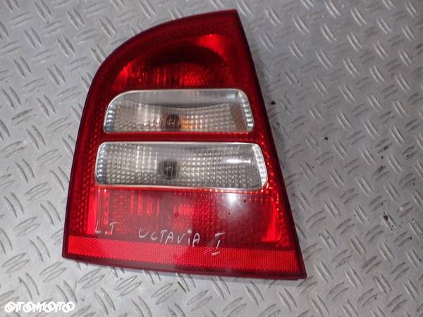 LAMPA TYLNA LEWY TYŁ SKODA OCTAVIA I - 1