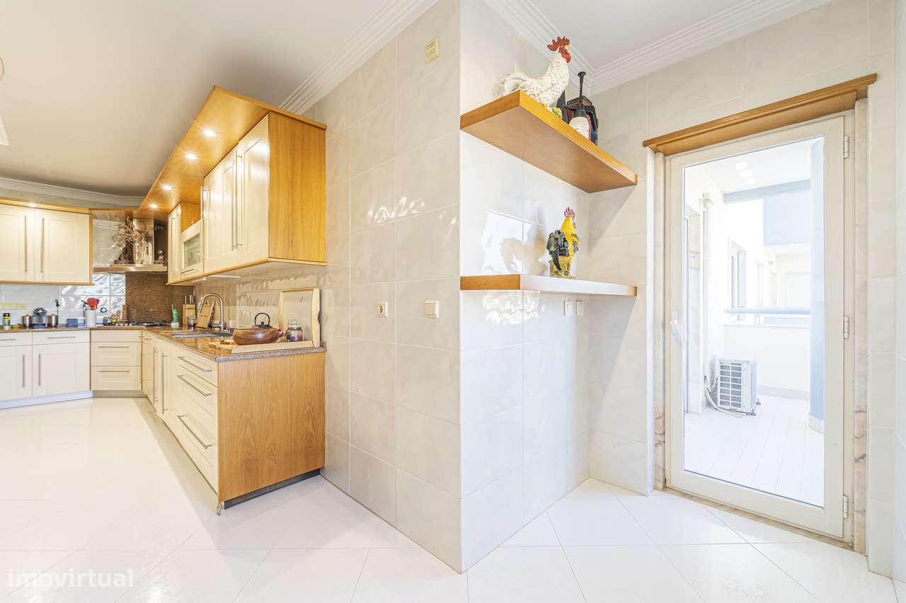 Apartamento T4 com Vista Rio no Alto do Restelo, Belém – 262 m²-39