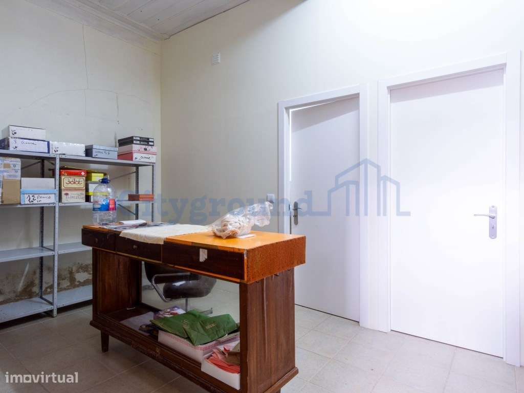 Prédio para renovar junto à praia de São Martinho do Porto-18