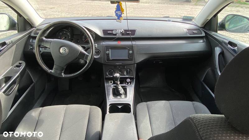 Volkswagen Passat 1.9 TDI Trendline - 11