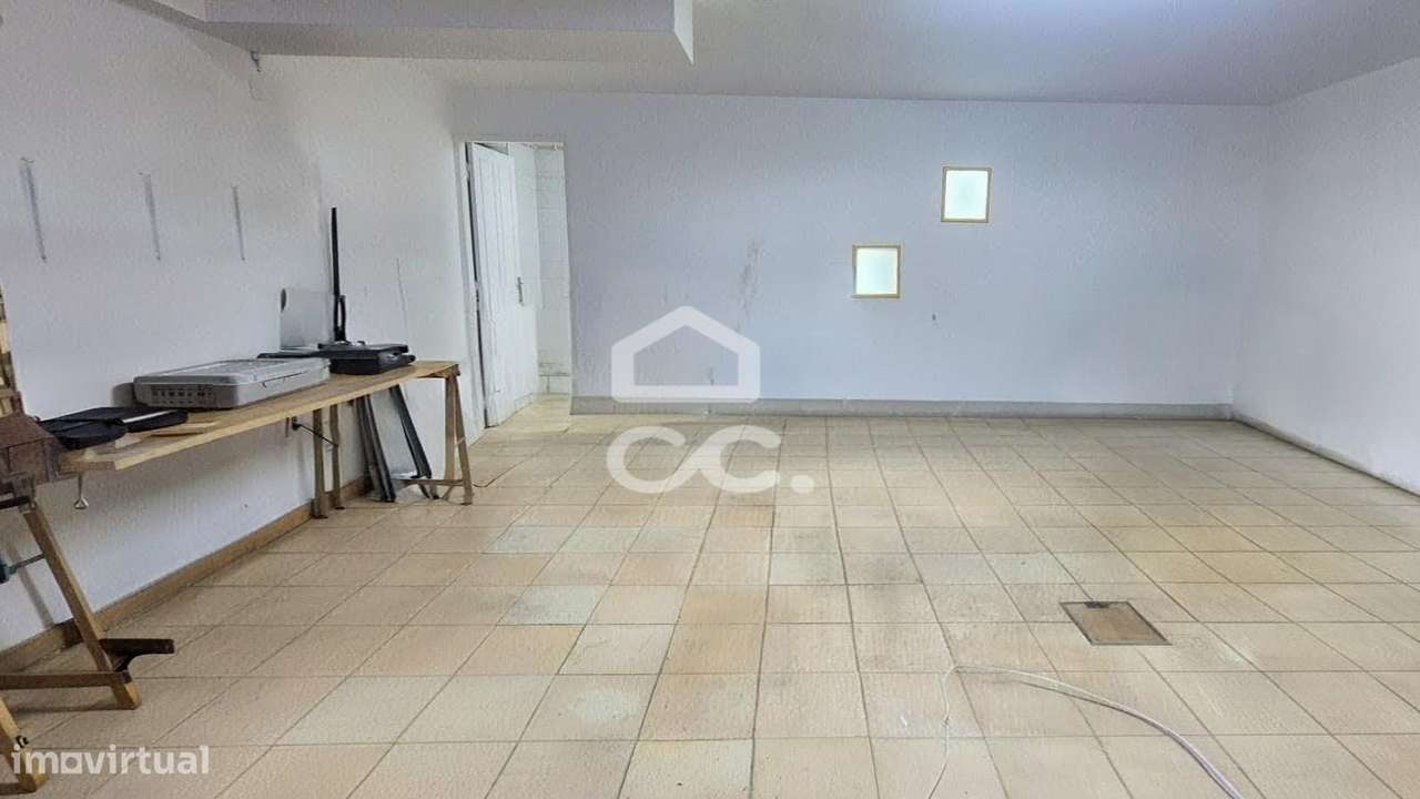 Loja com R/C e cave em Torres Novas | 120 m²-5