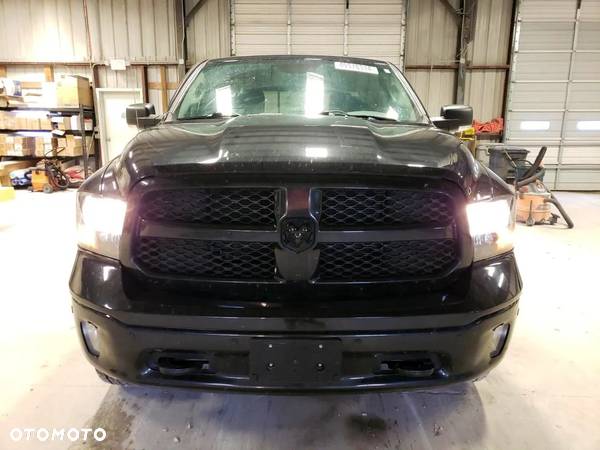 Dodge RAM 1500 5.7 4x4 - 6