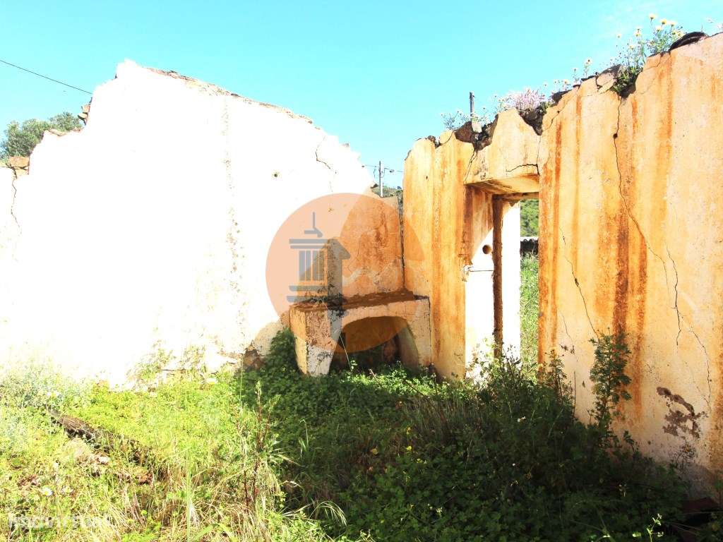 Propriedade com duas ruínas na serra de Conceição de Tavira - Grande imagem: 2/17