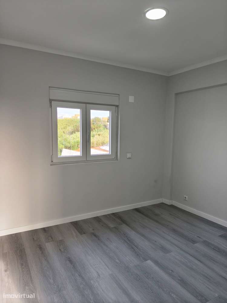 T2 Pontinha-Odivelas, Às Portas de Lisboa, Totalmente Remodelado.-9