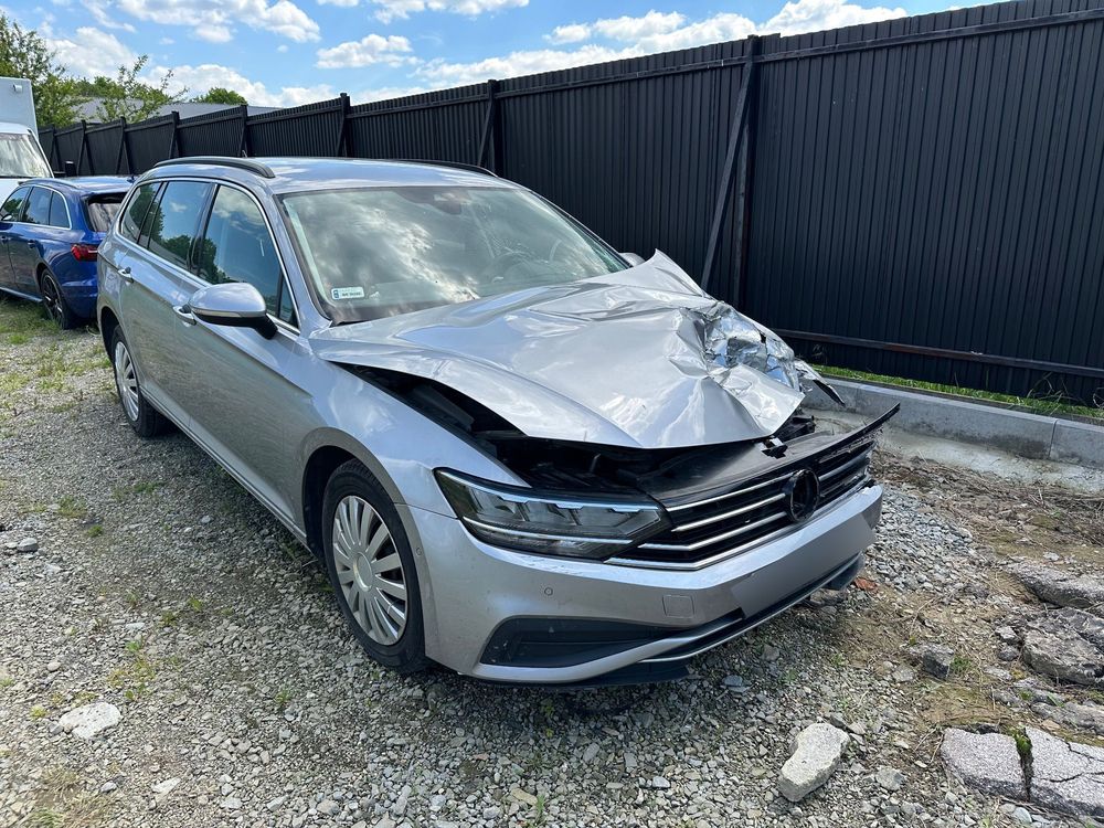 Volkswagen Passat B8 2.0 TDI EVO Essence DSG 2021