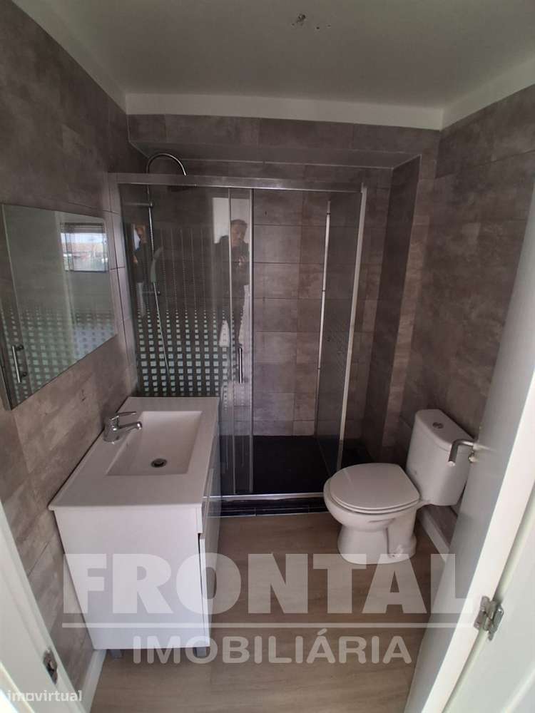 Apartamento T2 em Fase Final de Remodelação | Duas Frentes | Rio Tinto-7