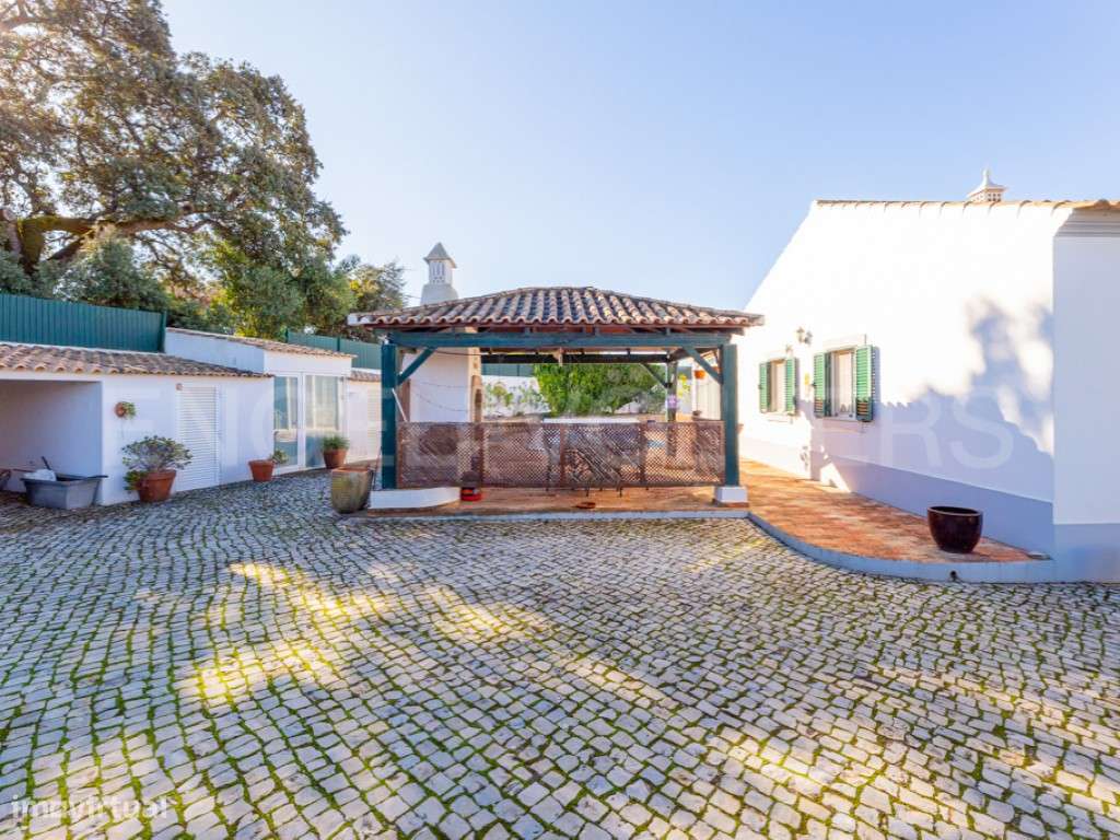 Moradia T3 com Piscina em São Brás de Alportel-30