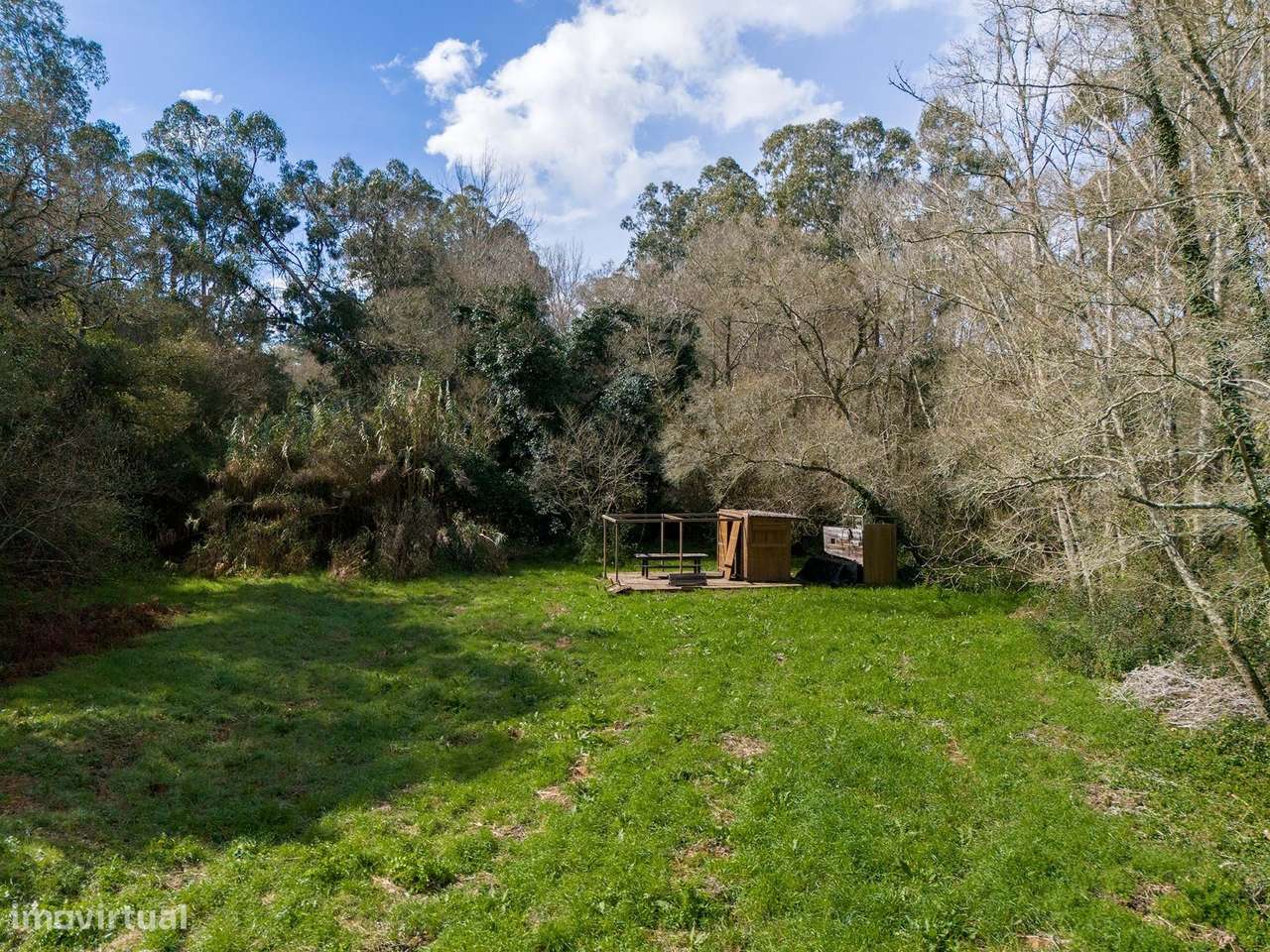 LINDO TERRENO COM RIBEIRA, ALFAMBRAS - Grande imagem: 4/19