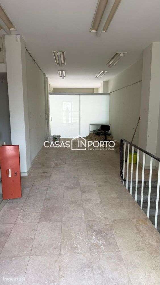 Excelente loja ao Palácio de Cristal - Grande imagem: 3/16