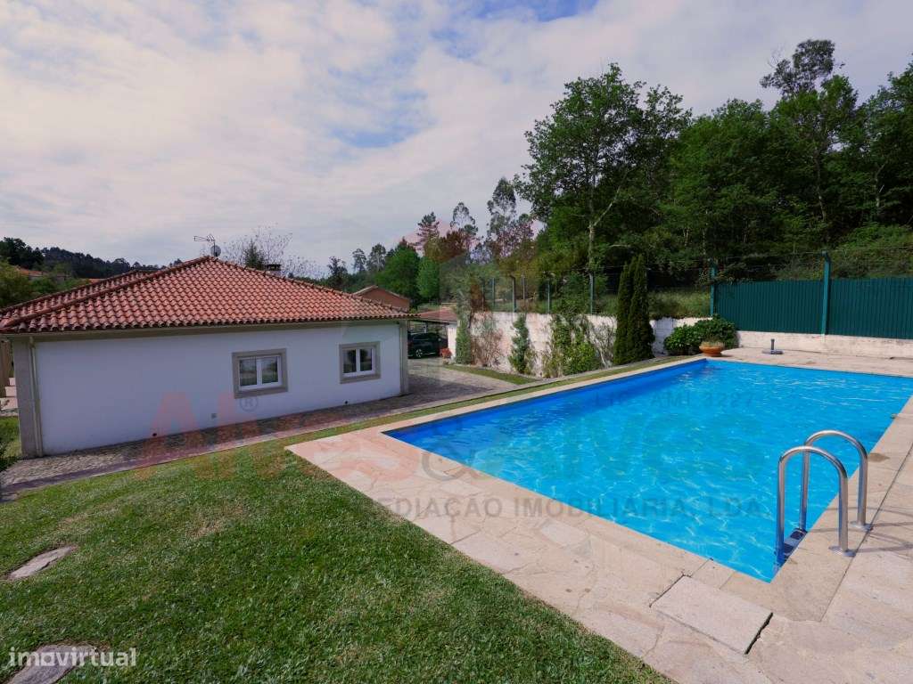 Quintinha com 2 casas -Extraordinária propriedade-5