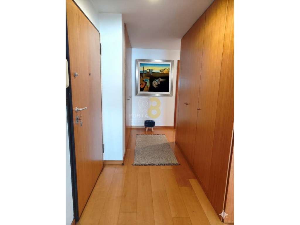 Apartamento T2 em São Mamede de Infesta com lugar de garagem e arrumos - Grande imagem: 5/18