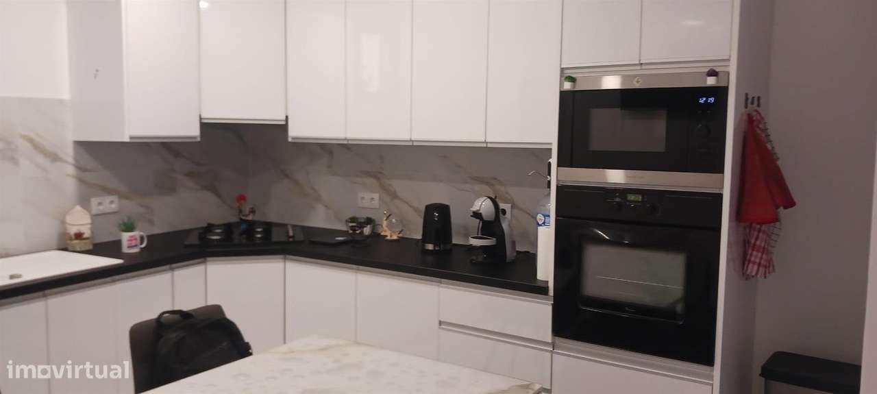 Moradia V4 - Grande imagem: 2/13