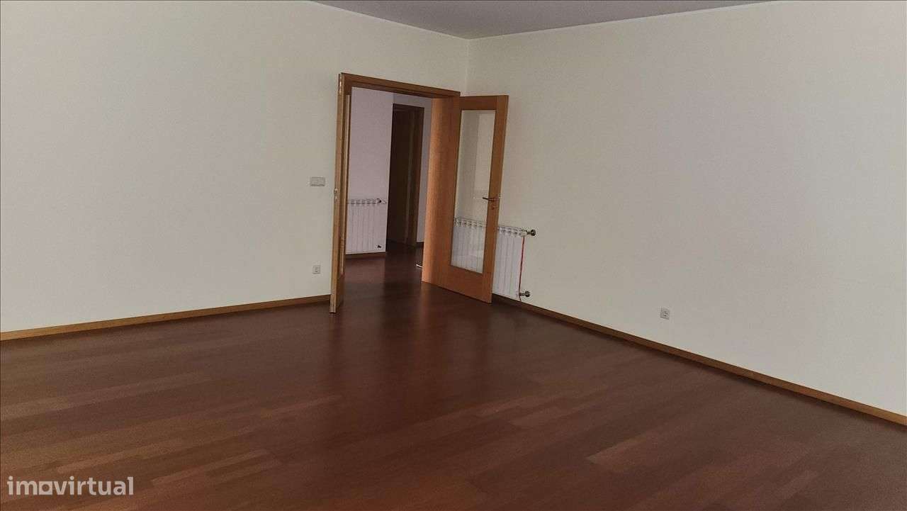 Apartamento T2 em Oliveira do Douro, Gaia - Grande imagem: 4/8