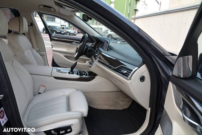 BMW Seria 7 730d xDrive - 10