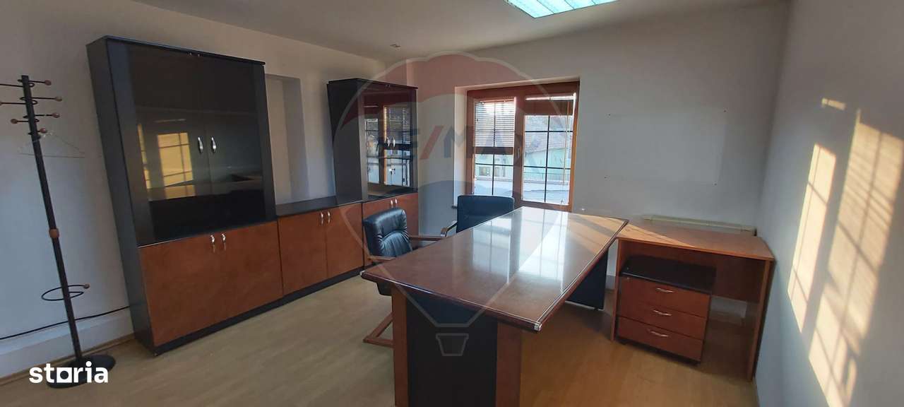 Cladire de  birouri deosebita ,zona  centrala, de vanzare - Imagine principală: 4/11