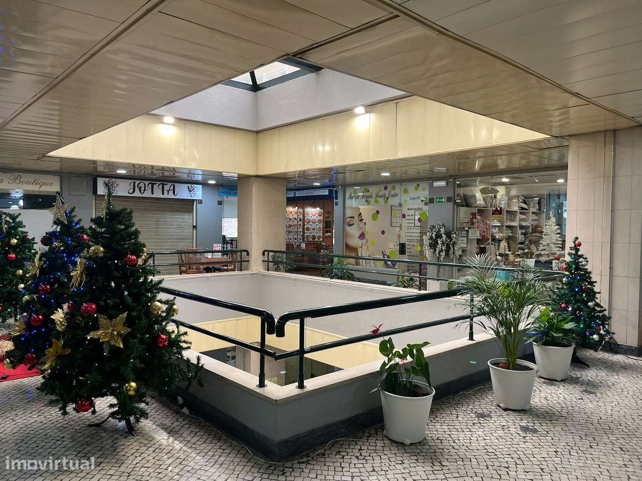 Oportunidade de Investimento — Loja à Venda no Lumiar por 50.000 €-18