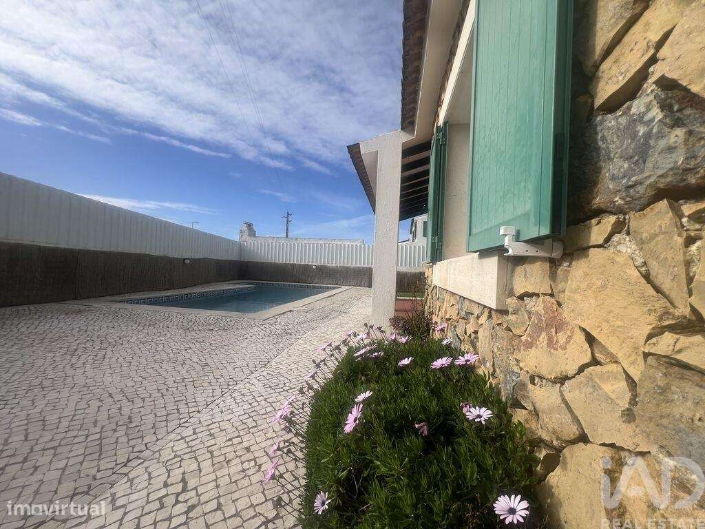 Moradia isolada T3 em Carvoeira de 181 m2 - Grande imagem: 3/40