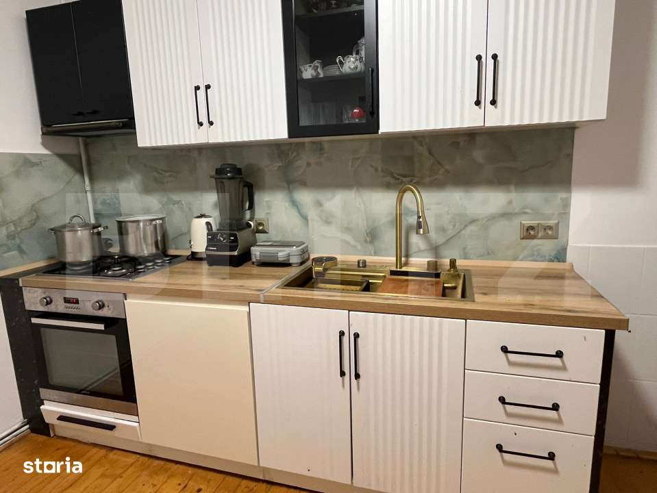 Casa de inchiriat 3 etaje, 300 mp, zona Central - Imagine principală: 2/19