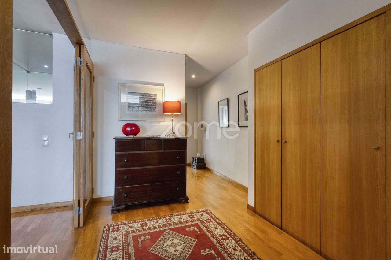 Moradia T4 com 4 suítes, na Rua Gomes Teixeira, Matosinhos-5