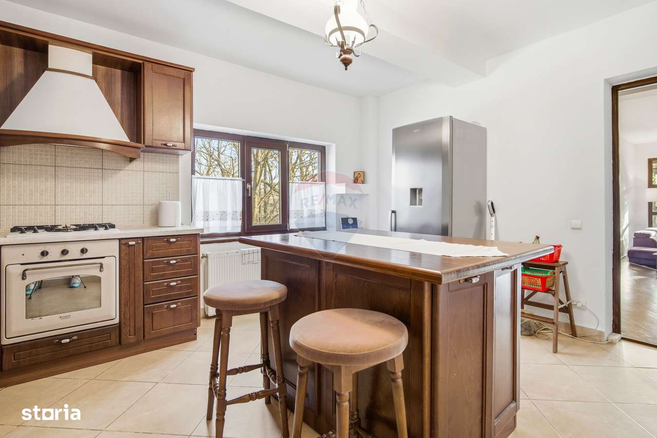 Casă/Vilă de Vânzare cu 5 camere,  Teren 757mp - Iasi - Hlincea-6