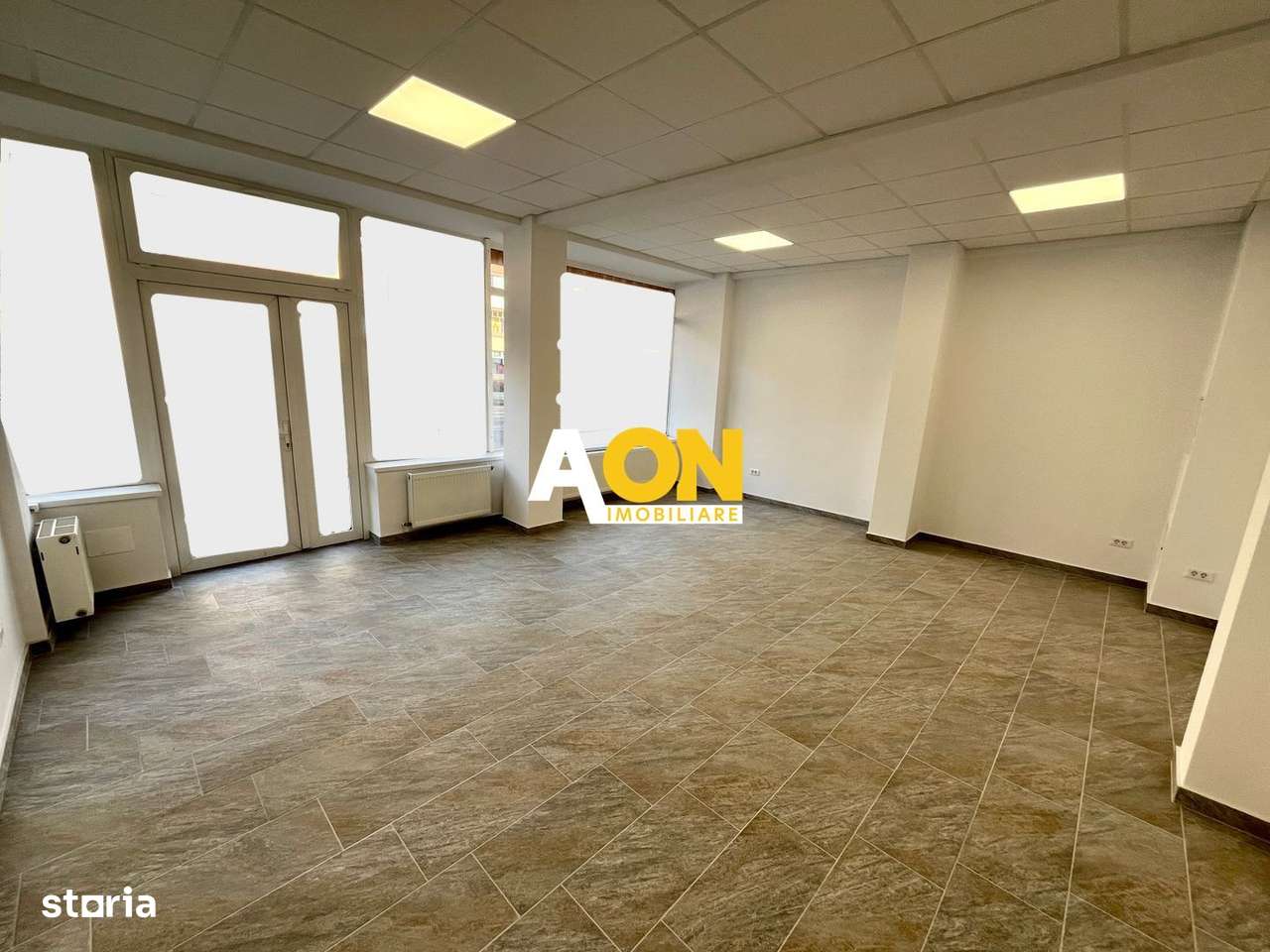 Spațiu Comercial, Trafic Pietonal, Complet Renovat - Imagine principală: 2/11