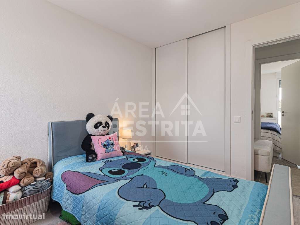 Apartamento T2+ 1 em Corroios.-23
