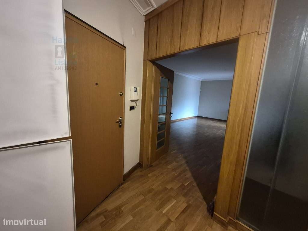 T2 de Luxo com Piscina e Vista: Exclusividade junto a Lisboa VFX-6