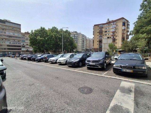 Loja no Cacém junto à Avenida dos Bons Amigos-11