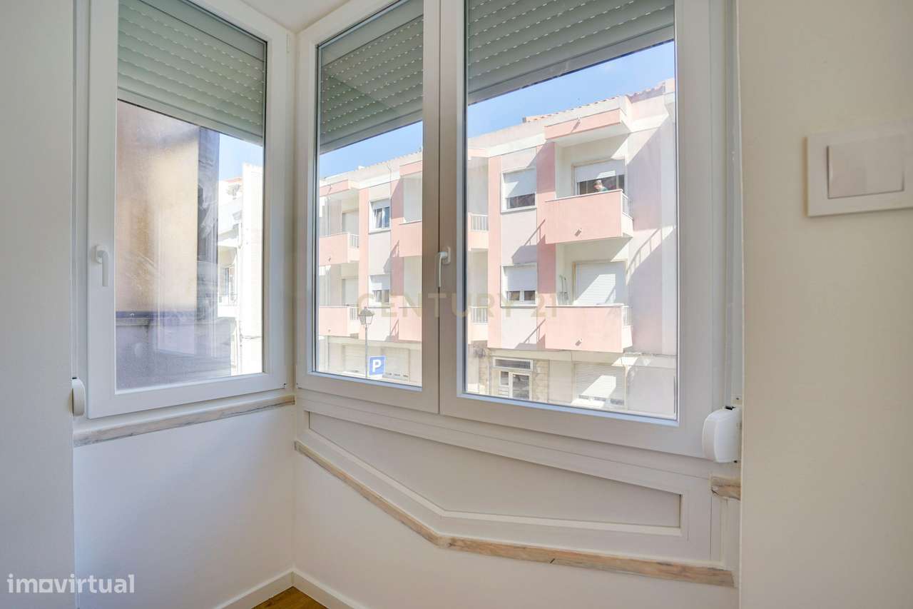 T2 Totalmente Remodelado na Alta de Algés-19