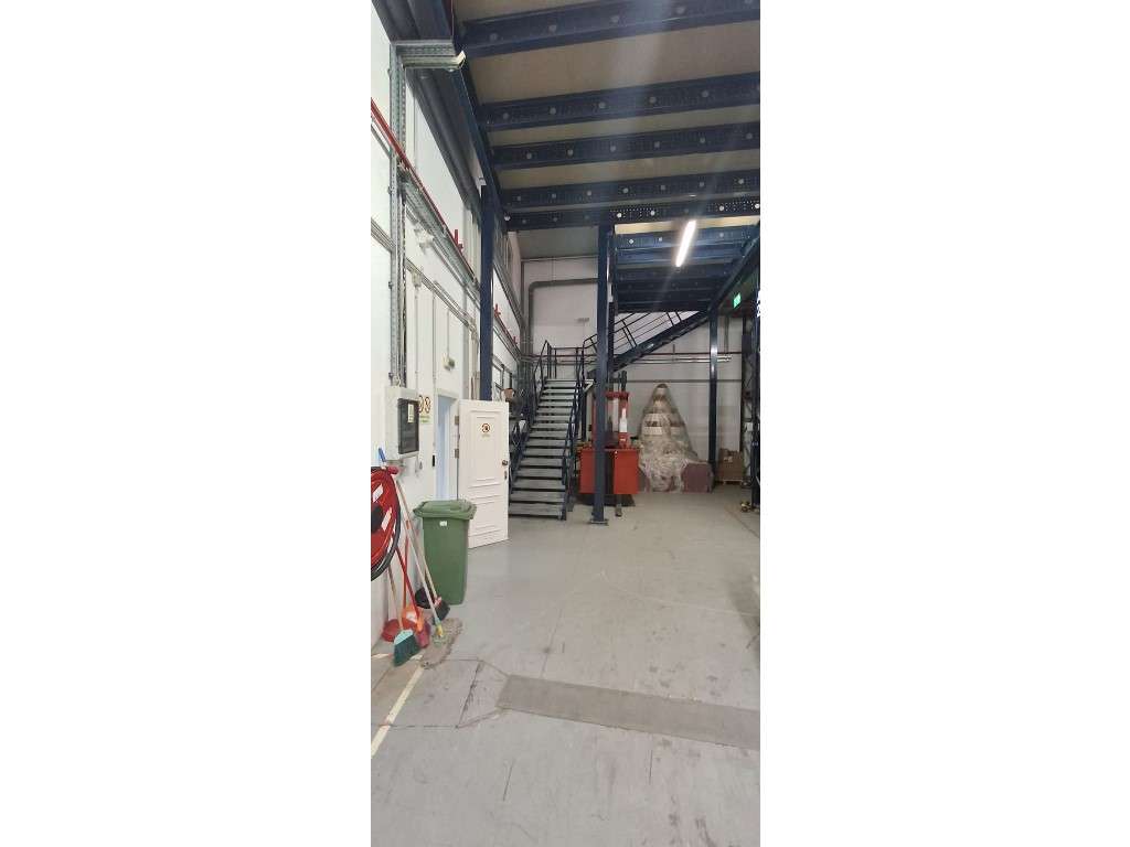 Armazém para Venda e/ou Arrendamento | Zona Industrial de Vialonga ...-22