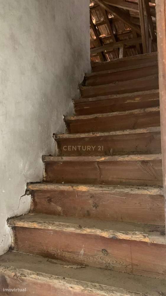 Espaçosa Moradia em Villas Ruivas com Garagem-10