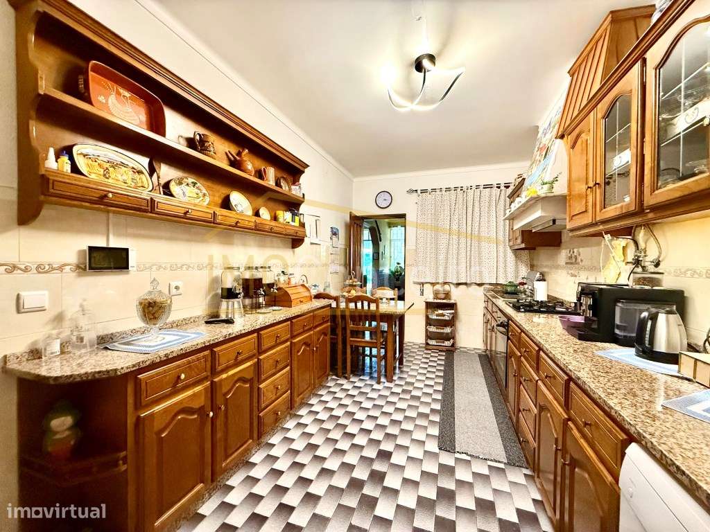 Moradia T4 - Térrea|| Centro da cidade|| | Jardim e Garagem|| - Ent... - Grande imagem: 2/38